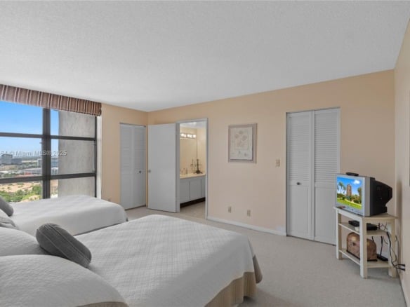 18181 NE 31st Ct # 2202, Aventura FL 33160 — #A11618464