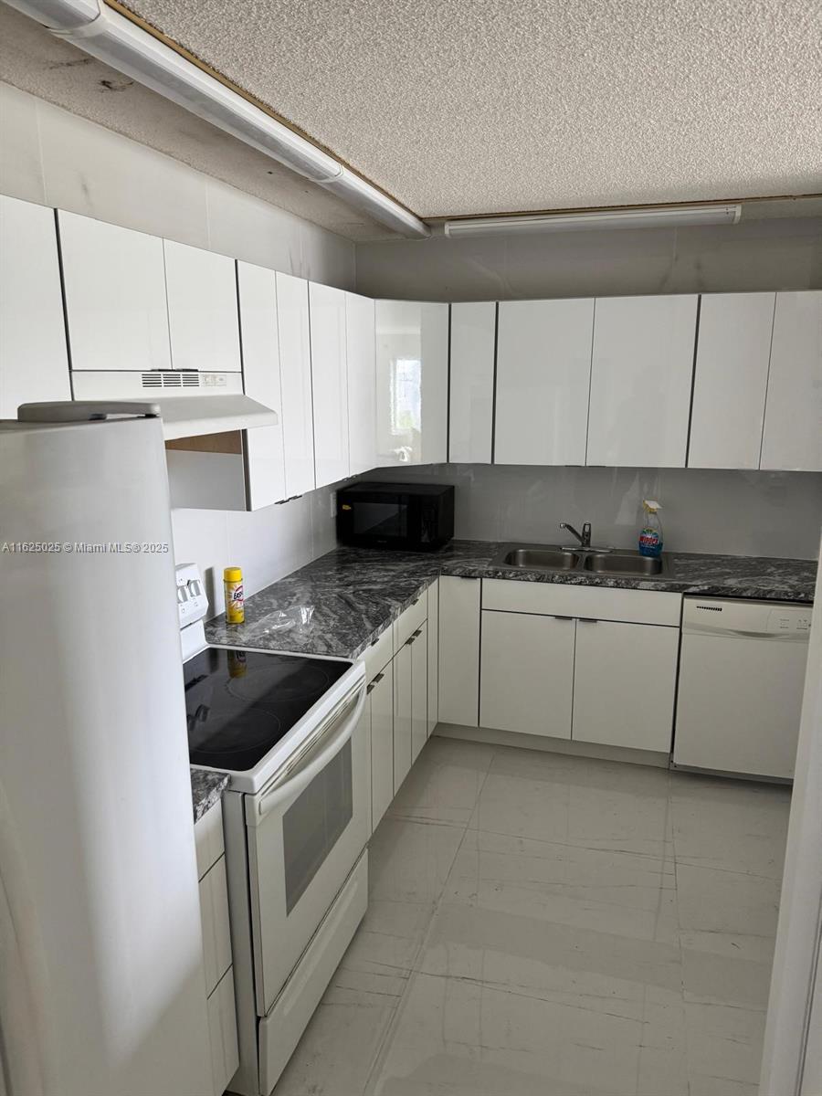 84b12bae-3014 14840 Naranja Lakes Blvd, Homestead FL 33032 — #A11625025