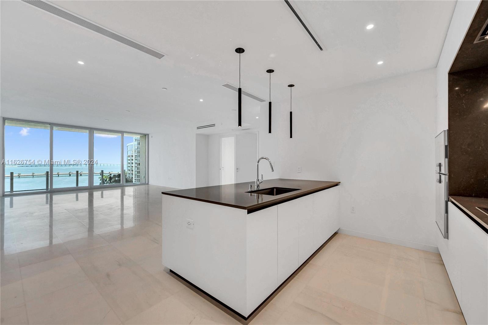 84b12bae-3029 300 Biscayne Blvd Way # 703, Miami FL 33131 — #A11626754