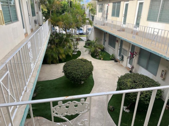 2072 NE 169th St # 5, North Miami Beach FL 33162 — #A11648951