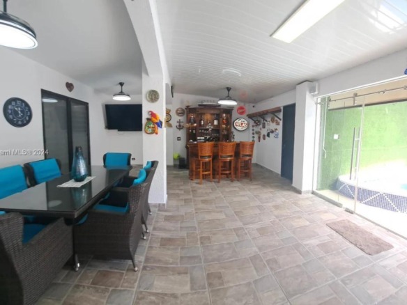 56-D Versalles I – Panama City, PA Panama — #A11649459