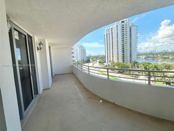 5555 Collins Ave # 8Z, Miami Beach FL 33140 — #A11656140