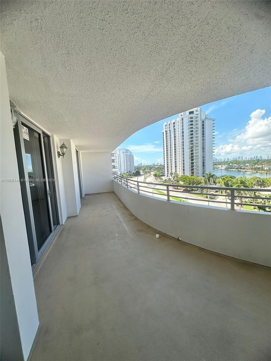 84b12bae-3159 5555 Collins Ave # 8Z, Miami Beach FL 33140 — #A11656140