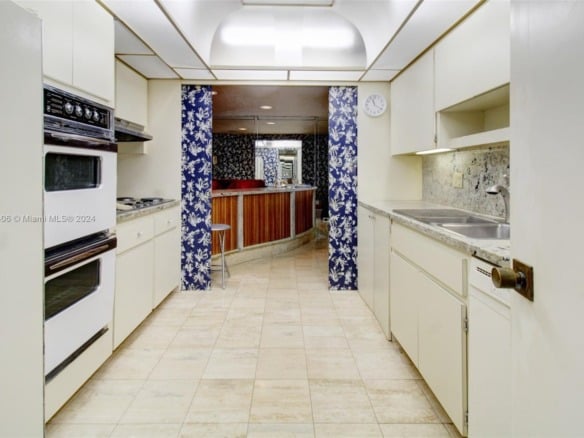 1800 NE 114th St # 2308, Miami FL 33181 — #A11664406