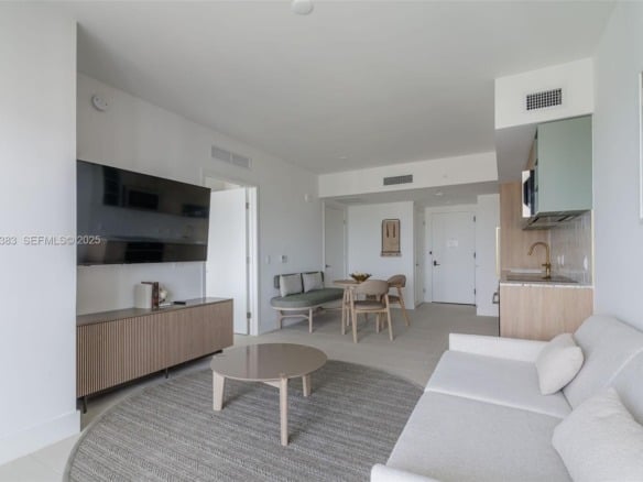 601 NE 1st Street # 4204, Miami FL 33132 — #A11669383