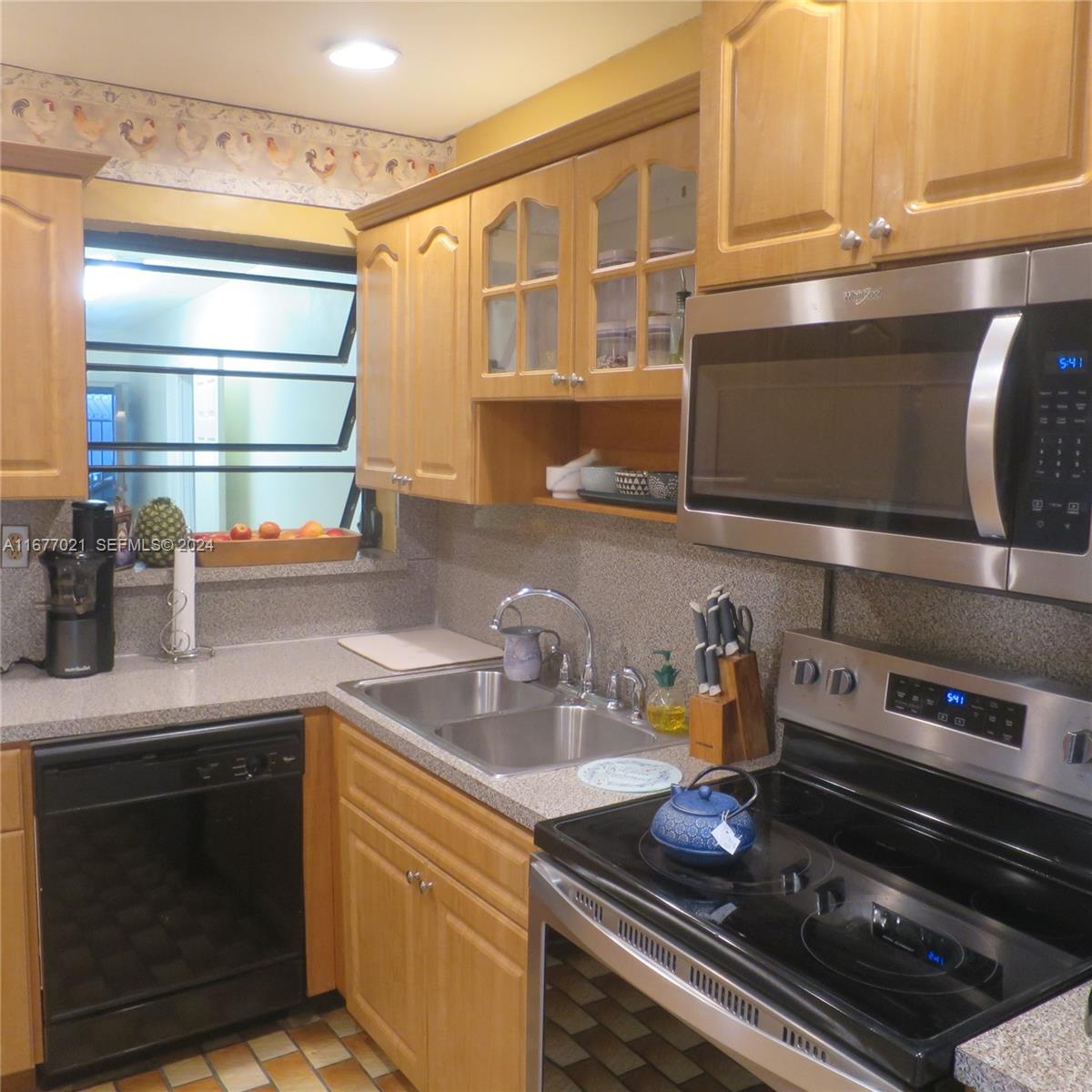 84b12bae-3288 19021 NW 12th Ct, Miami Gardens FL 33169 — #A11677021