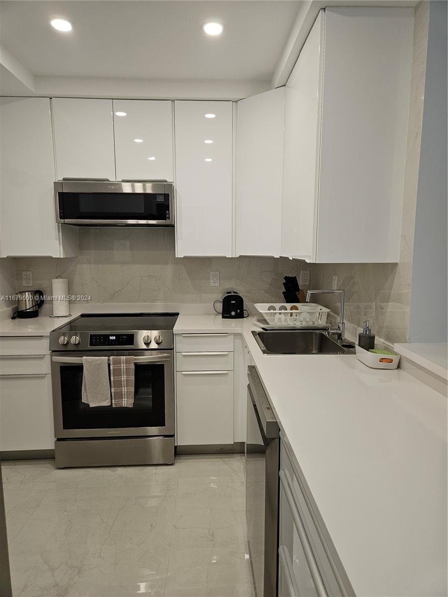 5601 Collins Ave # 1605, Miami Beach FL 33140 — #A11679000
