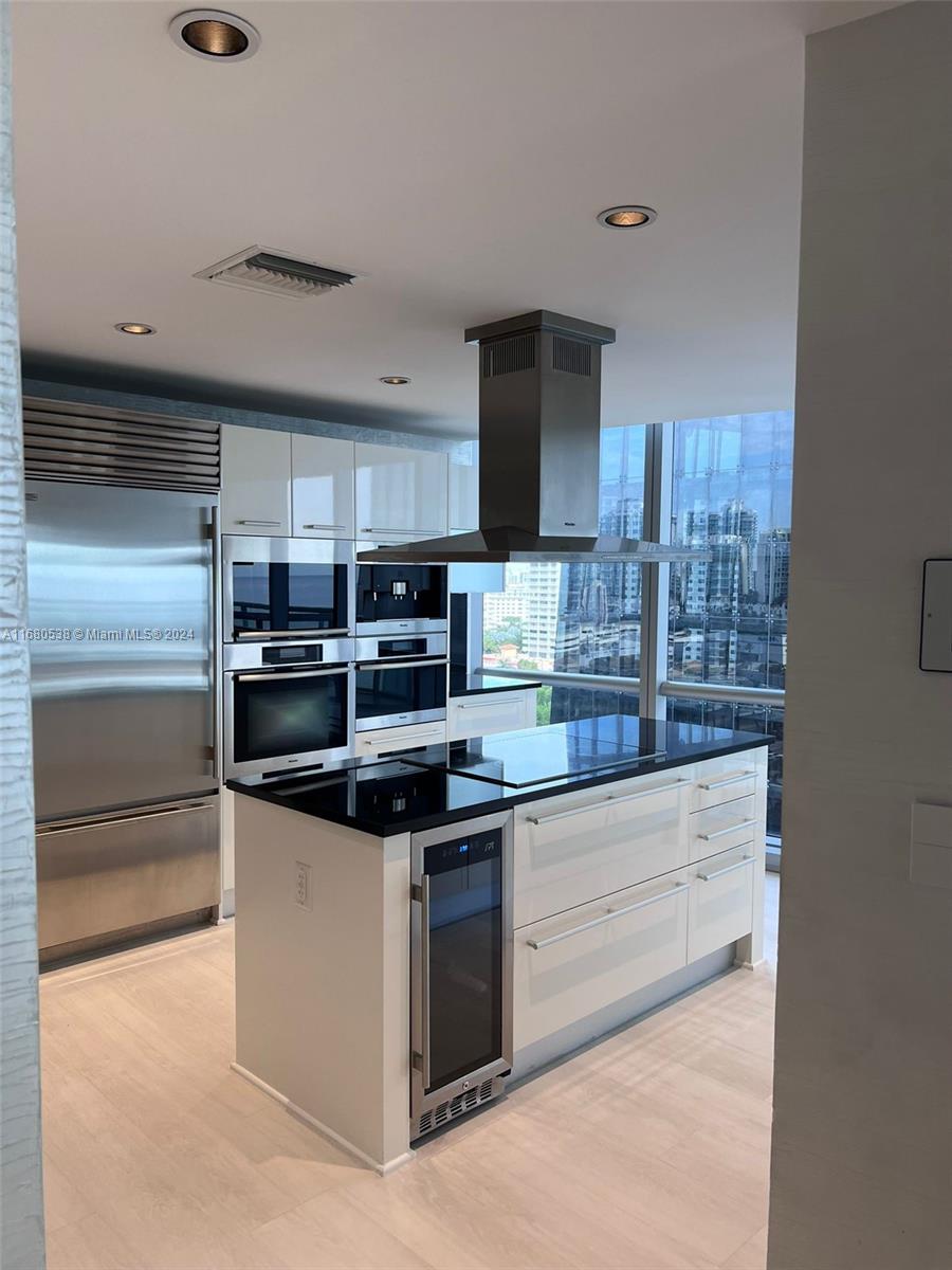 84b12bae-3319 17121 Collins Ave # 1208, Sunny Isles Beach FL 33160 — #A11680538