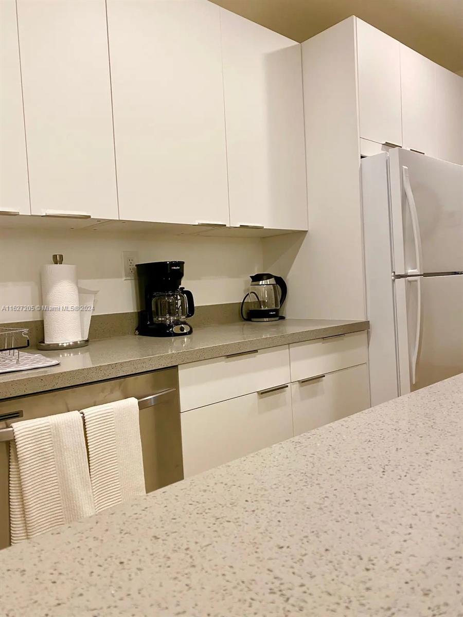 84b12bae-340 100 Sunrise Dr # 24, Key Biscayne FL 33149 — #A11627205
