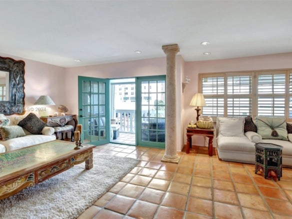 450 Paradise Isle Blvd # 308, Hallandale Beach FL 33009 — #A11692556