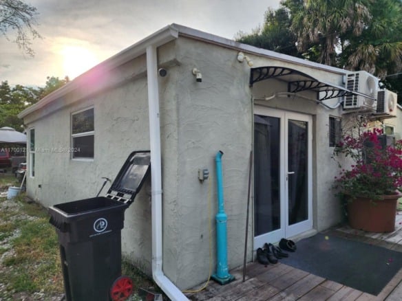 1872 SW 29th Ave, Fort Lauderdale FL 33312 — #A11700121
