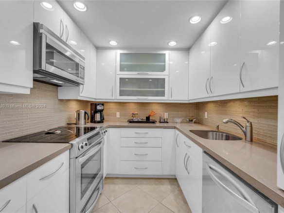 20379 W Country Club Dr # 36, Aventura FL 33180 — #A11701830