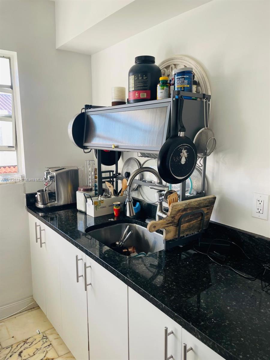 84b12bae-3512 1526 Pennsylvania Ave # 14, Miami Beach FL 33139 — #A11703678