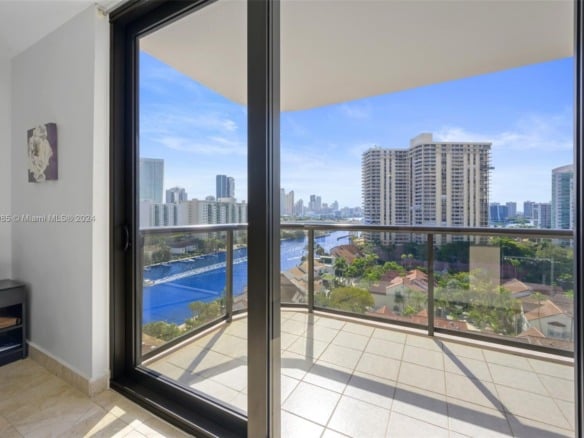 19667 Turnberry Way # 14C, Aventura FL 33180 — #A11705985