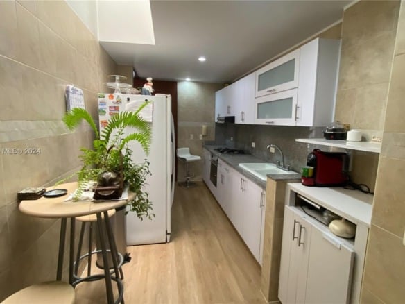 9 Avenida # 1002, CA 760046 — #A11706837