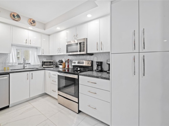 711 S Hollybrook Dr # 109, Pembroke Pines FL 33025 — #A11709725