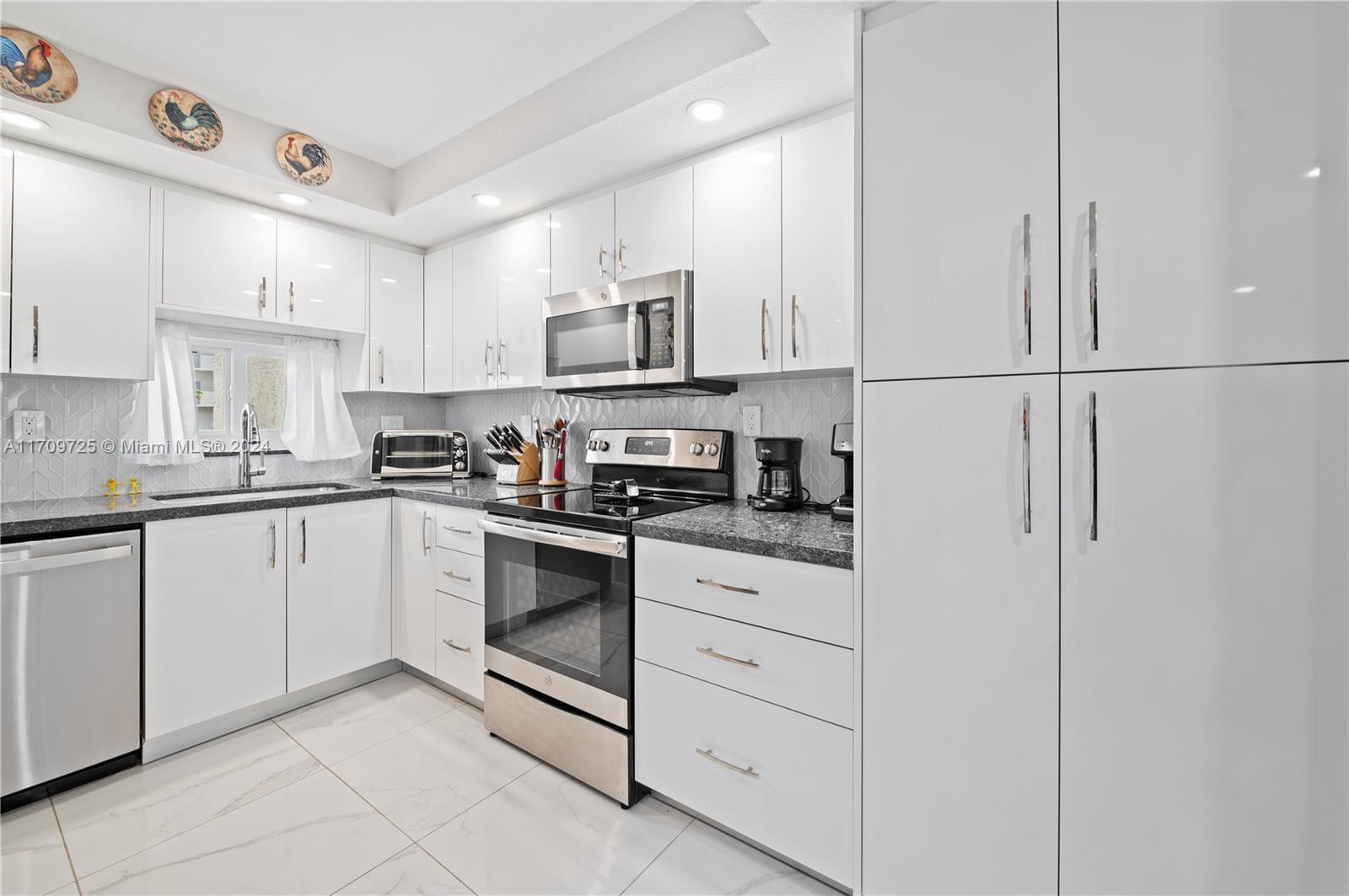 84b12bae-3559 711 S Hollybrook Dr # 109, Pembroke Pines FL 33025 — #A11709725