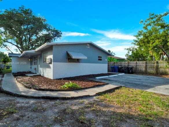1515 NW 2nd Ave, Fort Lauderdale FL 33311 — #A11718487