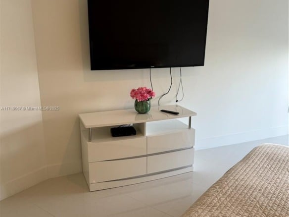 16001 Collins Ave # 2605, Sunny Isles Beach FL 33160 — #A11719067