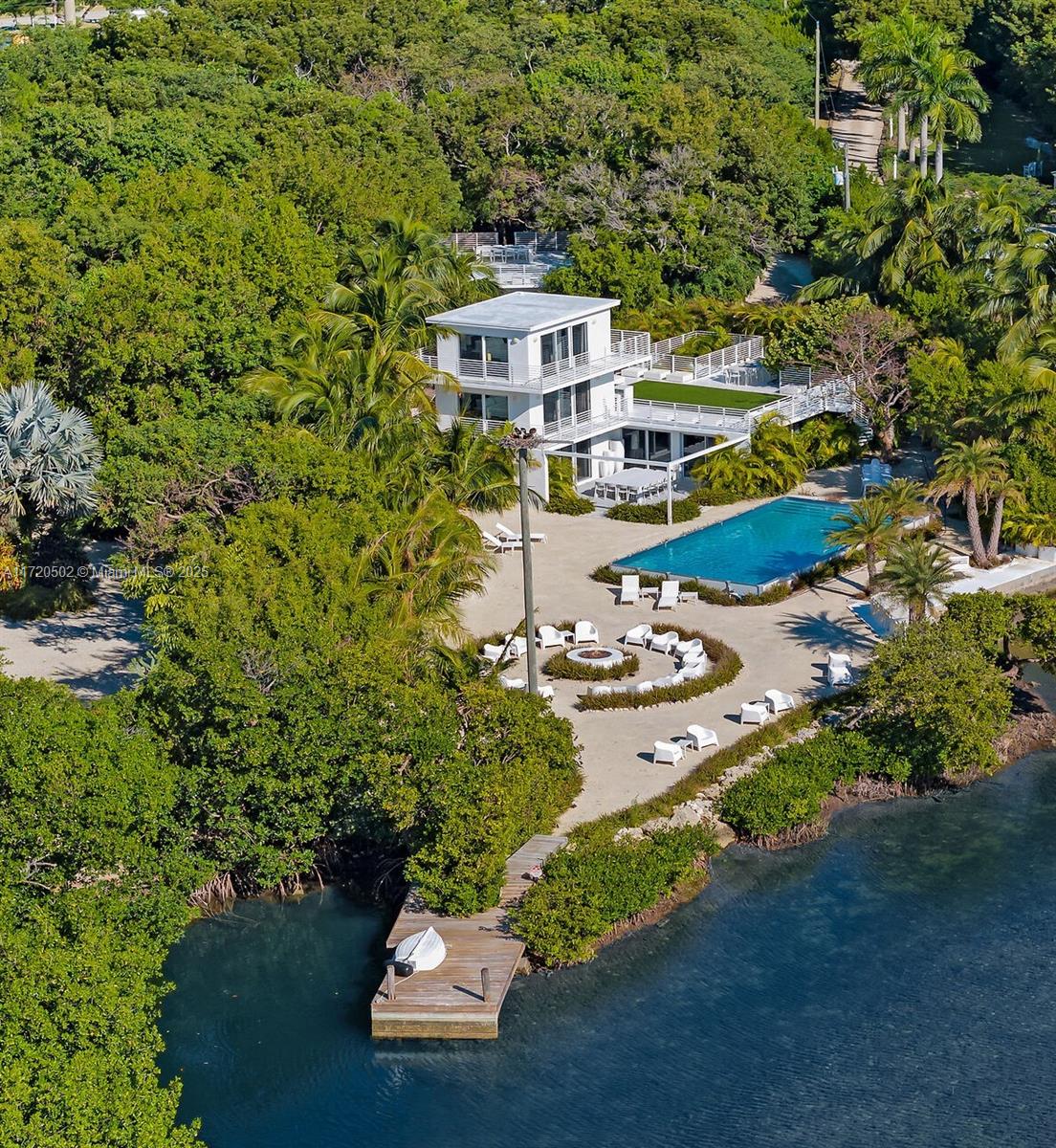 84b12bae-3656 98701 Overseas Hwy, Key Largo FL 33037 — #A11720502