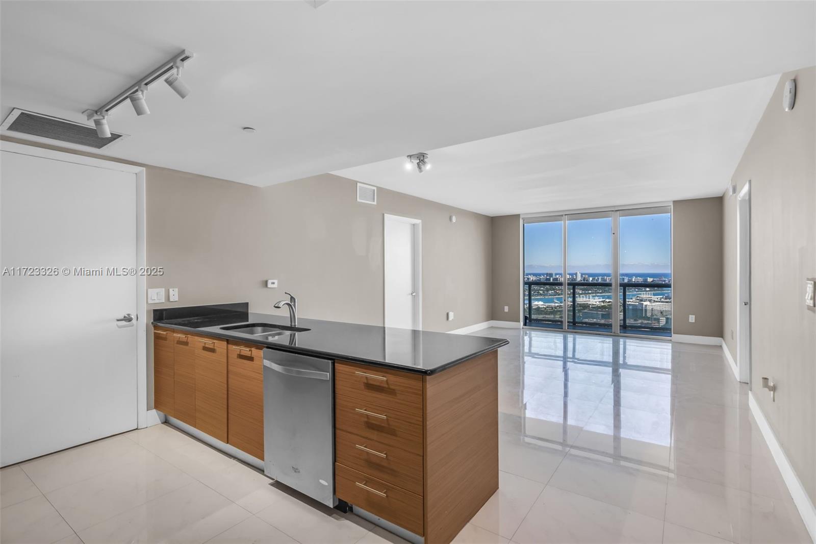 84b12bae-3716 50 Biscayne Blvd # 4208, Miami FL 33132 — #A11723326
