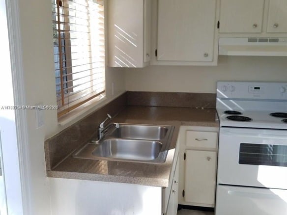 1231 NE 23rd Ave, Pompano Beach FL 33062 — #A11723353