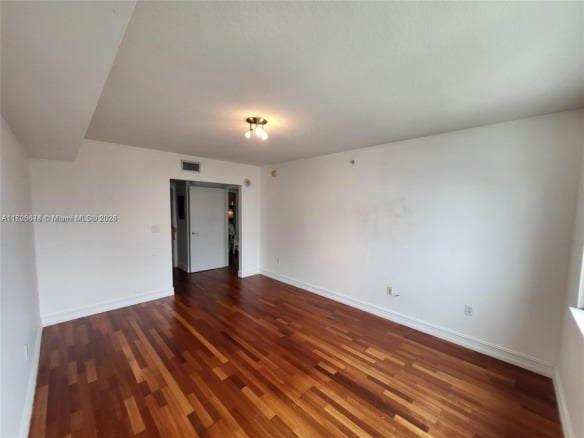 31 SE 5th St # 2409, Miami FL 33131 — #A11726674
