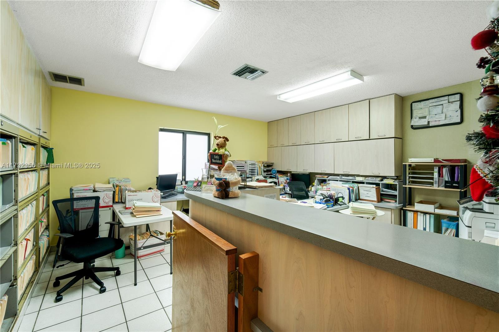 84b12bae-3837 9950 SW 40th St, Miami FL 33165 — #A11732356