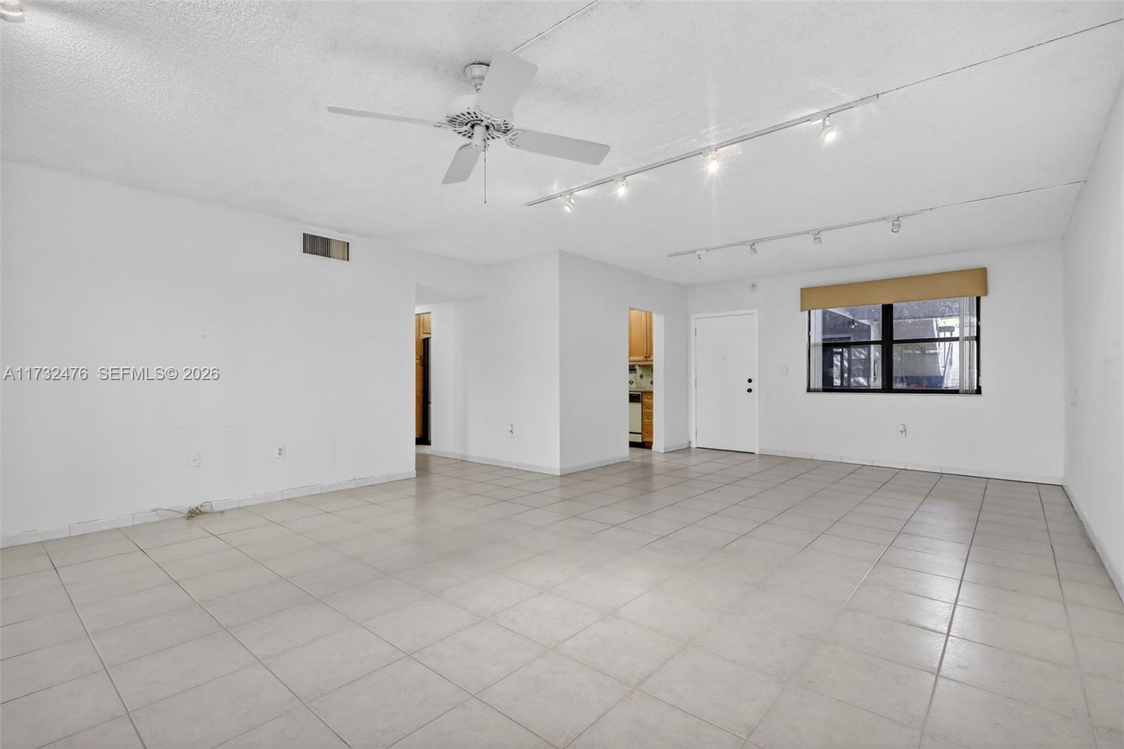 84b12bae-3840 481 Ives Dairy Rd # 4, Miami FL 33179 — #A11732476