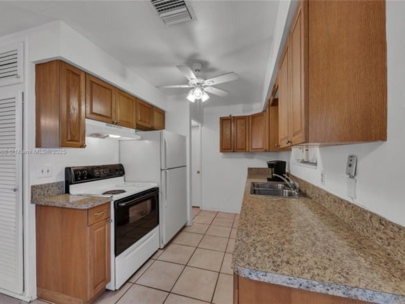 2300 Jackson St # 10, Hollywood FL 33020 — #A11732588