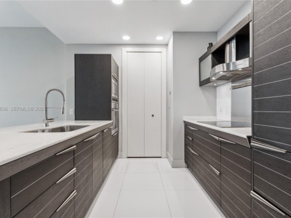 200 Biscayne Boulevard Way # 4912, Miami FL 33131 — #A11733636