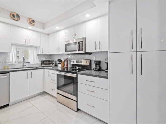 711 S Hollybrook Dr # 109, Pembroke Pines FL 33025 — #A11734096