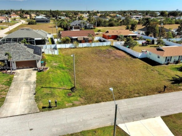 2013 NE 18th Ave, Cape Coral FL 33909 — #A11737350