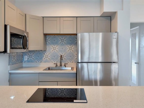 820 SW 11th Ave # 14B, Hallandale Beach FL 33009 — #A11739036