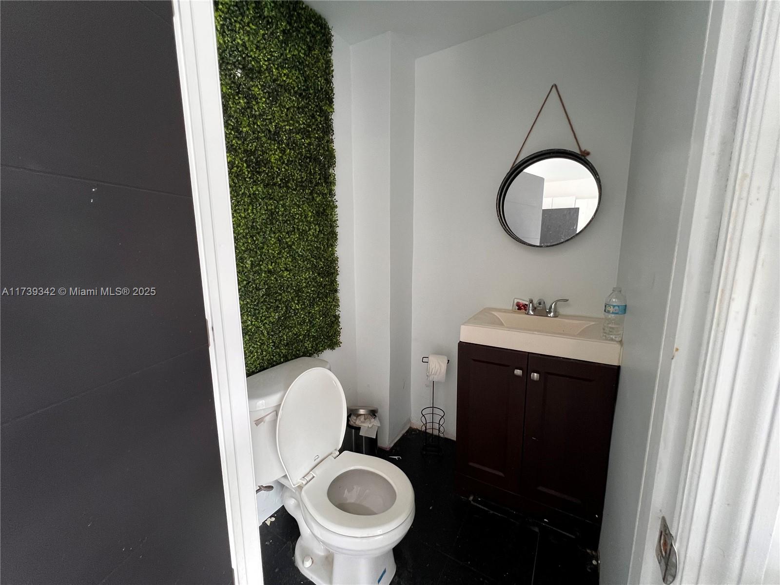1100 S Dixie Hwy, Hollywood FL 33020 — #A11739342