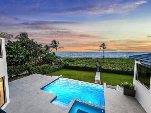 22 Ocean Dr, Jupiter Inlet Colony FL 33469 — #A11742446