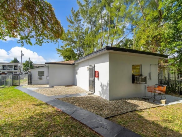 7525 NE Miami Ct, Miami FL 33138 — #A11744962