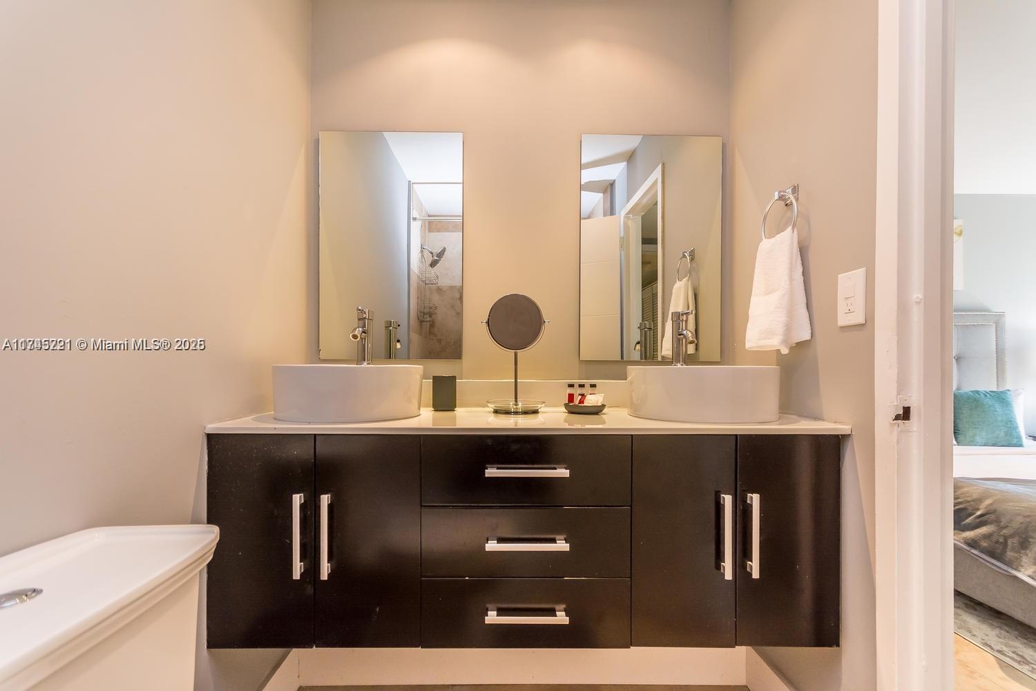84b12bae-3986 17620 Atlantic Blvd # 519, Sunny Isles Beach FL 33160 — #A11745221