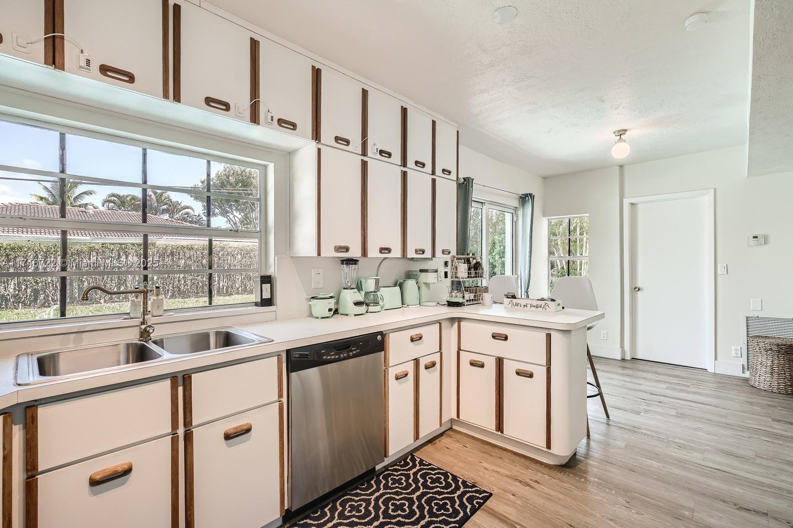 84b12bae-4005 3830 NE 22nd Ter, Lighthouse Point FL 33064 — #A11746722