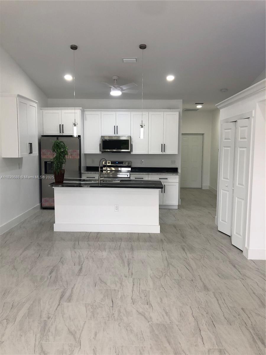 84b12bae-401 4572/4574 Golfview Blvd, Lehigh Acres FL 33973 — #A11830680