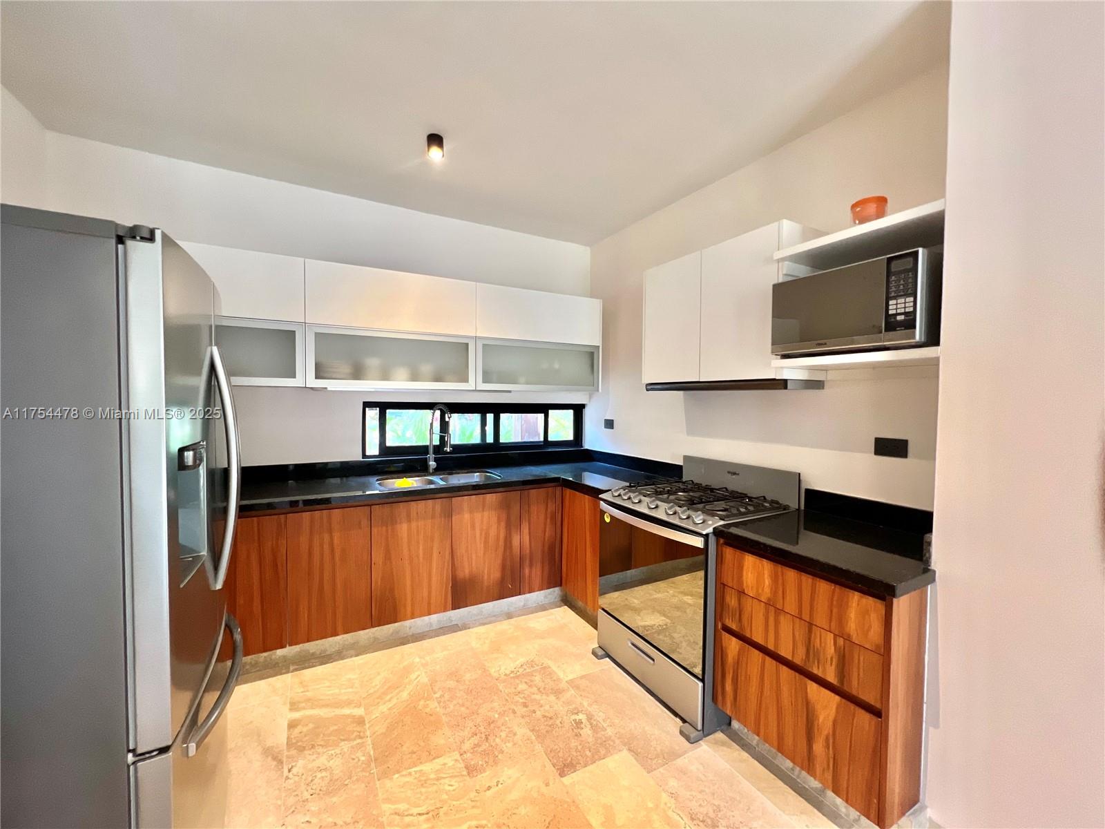 84b12bae-4105 Kaybe Tulum Kaybe Tulum, TX 77760 — #A11754478
