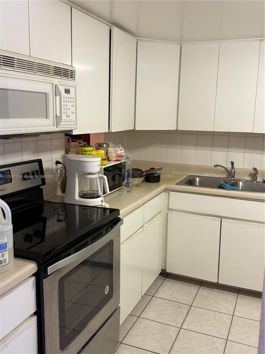 18555 NE 14th Ave # B, Miami FL 33179 — #A11755711
