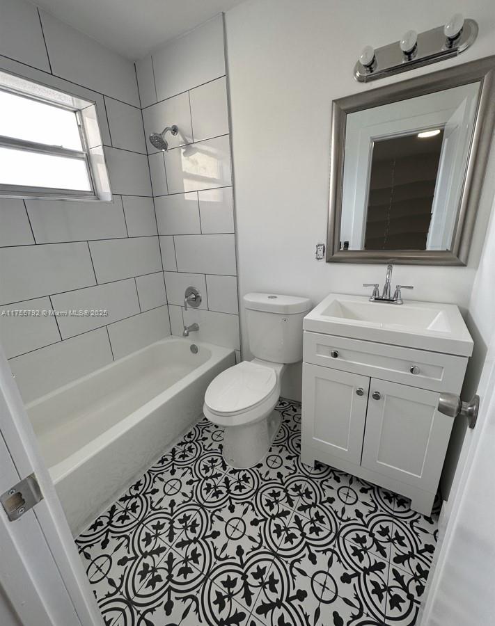 84b12bae-4126 25 W 6th St # 25, Hialeah FL 33010 — #A11755792