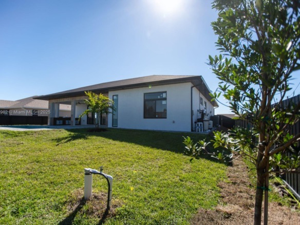 1817 NE 17th st, Other City – In The State Of Florida FL 33909 — #A11756962