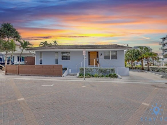 328 Missouri St, Hollywood FL 33019 — #A11757819