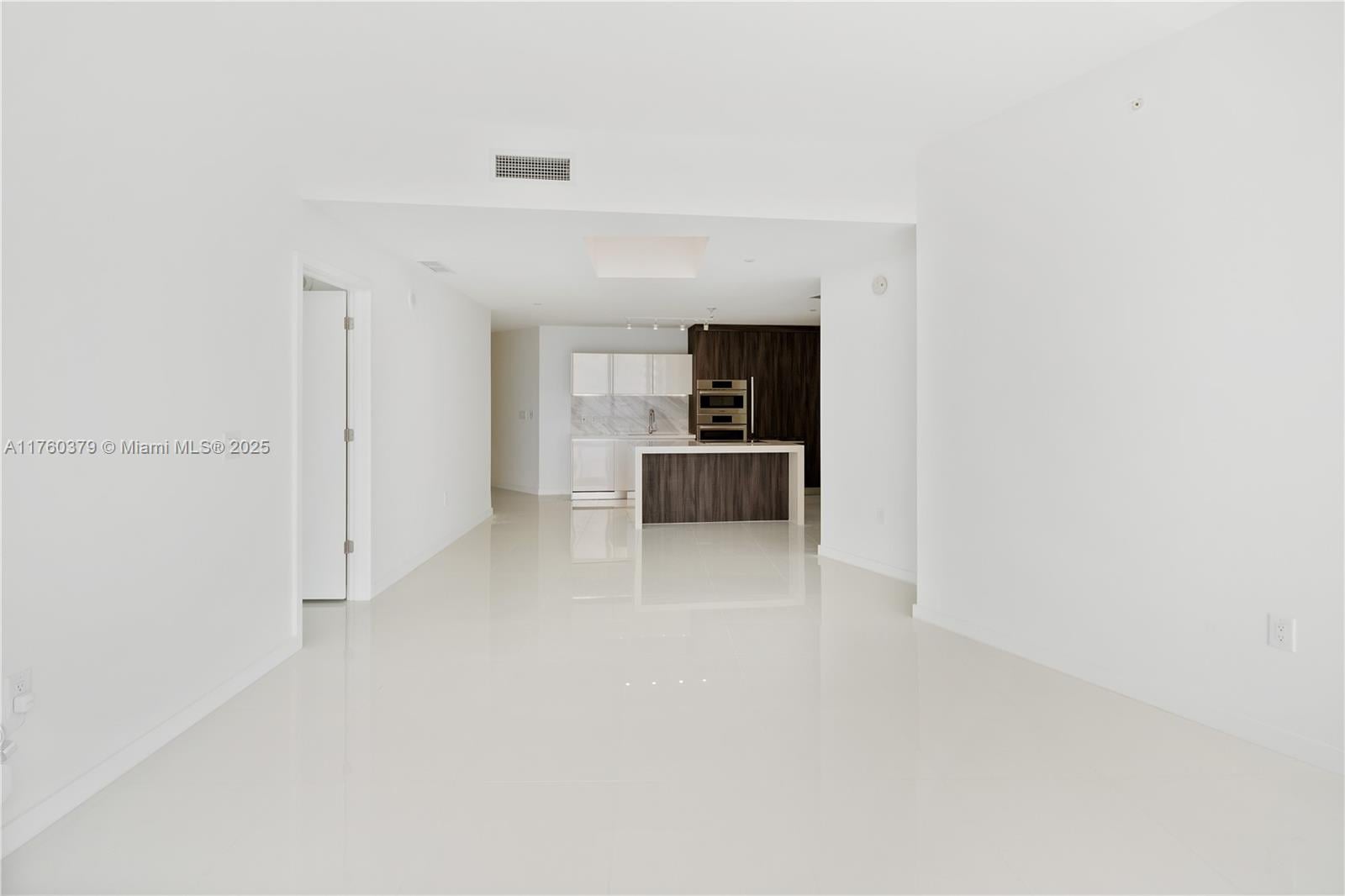 84b12bae-4200 851 NE 1st Ave # 4203, Miami FL 33132 — #A11760379