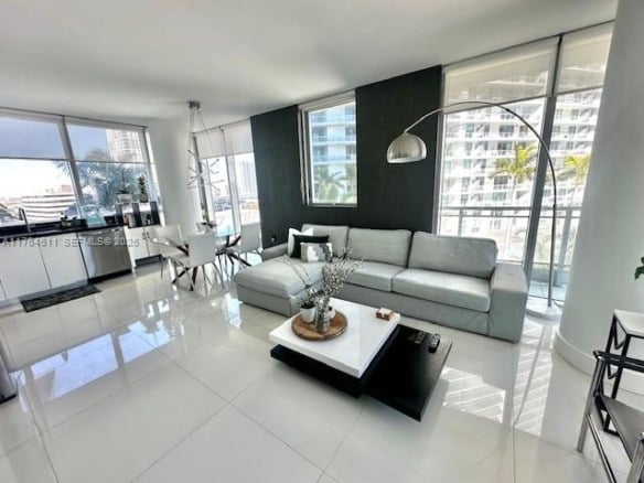 92 SW 3rd St # 1410, Miami FL 33130 — #A11764611