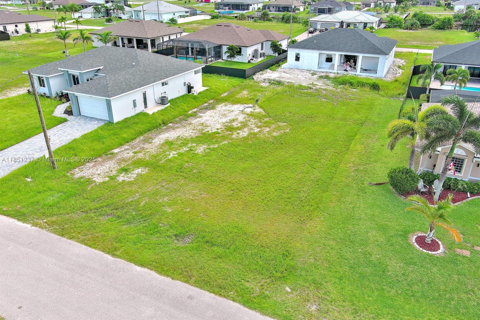 84b12bae-430 1025 NW 35th Place, Cape Coral FL 33993 — #A11851237