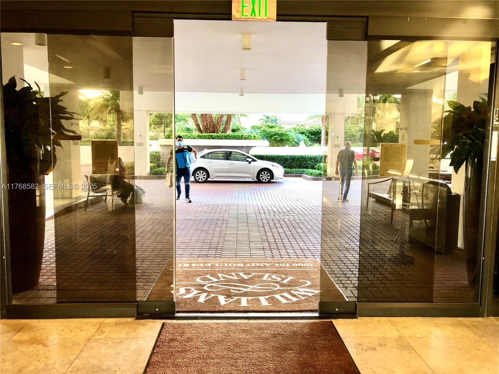 84b12bae-4324 1000 W Island Blvd # 712, Aventura FL 33160 — #A11768582