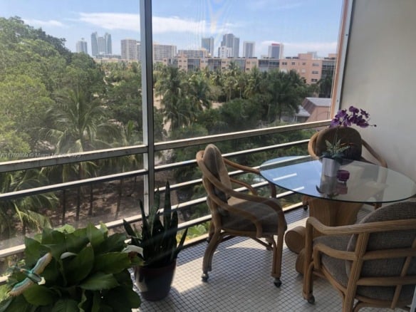 1000 NE 14th Ave # 605, Hallandale Beach FL 33009 — #A11769859